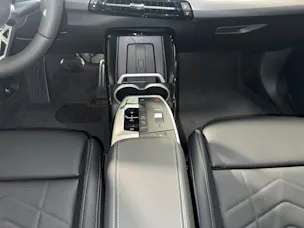BMW X1 U11 20i sDrive paddles