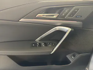 BMW X1 U11 20i sDrive paddles