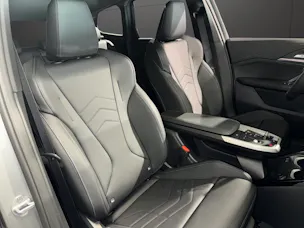 BMW X1 U11 20i sDrive paddles