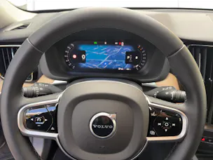 VOLVO XC60 2.0 B5 MH Plus Dark AWD