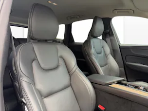 VOLVO XC60 2.0 B5 MH Plus Dark AWD