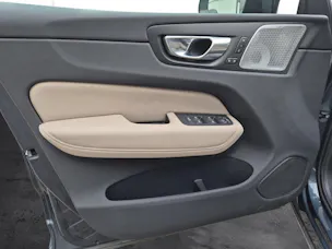 VOLVO XC60 2.0 T8 TE Ultra Dark eAWD