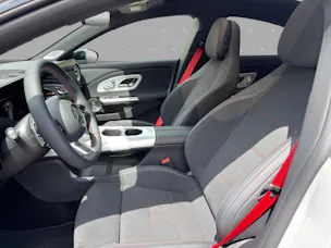 MERCEDES-BENZ CLA 220 8G-DCT 4Matic