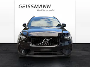 VOLVO XC40 2.0 B3 MH Plus Dark