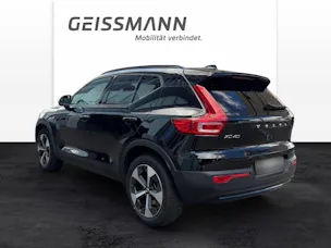 VOLVO XC40 2.0 B3 MH Plus Dark