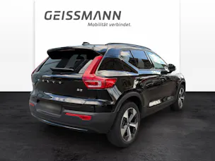 VOLVO XC40 2.0 B3 MH Plus Dark