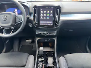VOLVO XC40 2.0 B3 MH Plus Dark