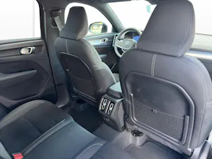 VOLVO XC40 2.0 B3 MH Plus Dark
