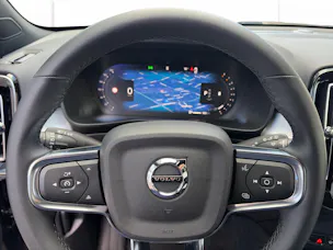 VOLVO XC40 2.0 B3 MH Plus Dark