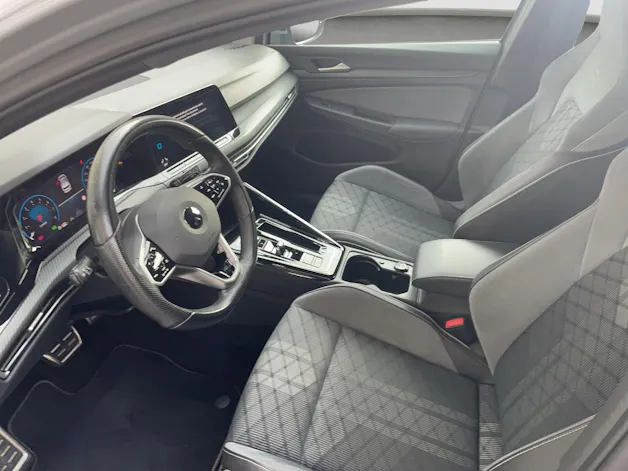 VW Golf 1.5 eTSI mHEV ACT R-Line DSG