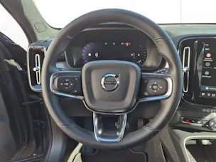 VOLVO XC40 2.0 B4 MH Plus Dark
