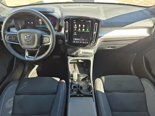 VOLVO XC40 2.0 B4 MH Plus Dark
