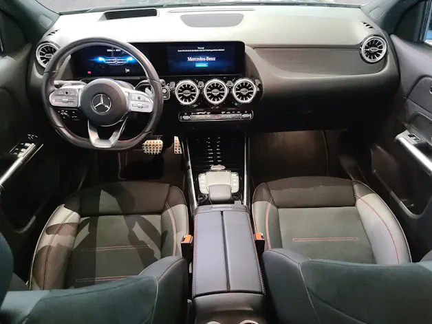 MERCEDES-BENZ GLA 250 4M AMG H247