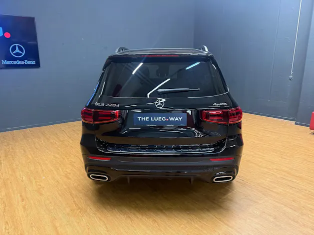 MERCEDES-BENZ GLB 220 d 4M - AMG / DISTRONIC / 360 Grad Kamera / Head-Up Display