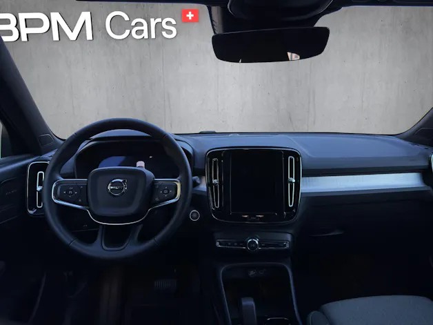 VOLVO XC40 2.0 B3 MH Plus Dark