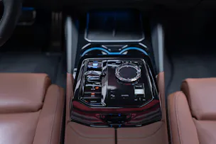 BMW i5 M60 xDrive M Sport Pro / CH-Fahrzeug /Iconic Glow / Panorama-Glasdach