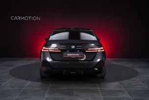 BMW i5 M60 xDrive M Sport Pro / CH-Fahrzeug /Iconic Glow / Panorama-Glasdach