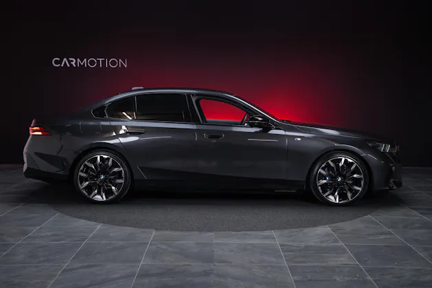 BMW i5 M60 xDrive M Sport Pro / CH-Fahrzeug /Iconic Glow / Panorama-Glasdach