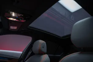BMW i5 M60 xDrive M Sport Pro / CH-Fahrzeug /Iconic Glow / Panorama-Glasdach