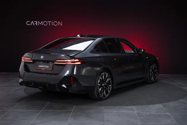 BMW i5 M60 xDrive M Sport Pro / CH-Fahrzeug /Iconic Glow / Panorama-Glasdach