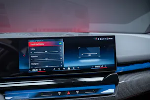 BMW i5 M60 xDrive M Sport Pro / CH-Fahrzeug /Iconic Glow / Panorama-Glasdach