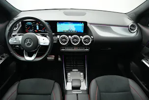 MERCEDES-BENZ GLA 250 4Matic AMG Line 8G-DCT *CH-Fahrzeug* *Panorama*