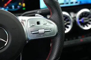 MERCEDES-BENZ GLA 250 4Matic AMG Line 8G-DCT *CH-Fahrzeug* *Panorama*