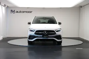 MERCEDES-BENZ GLA 250 4Matic AMG Line 8G-DCT *CH-Fahrzeug* *Panorama*