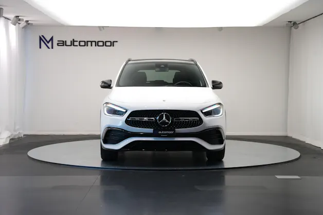 MERCEDES-BENZ GLA 250 4Matic AMG Line 8G-DCT *CH-Fahrzeug* *Panorama*