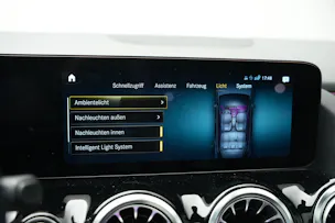 MERCEDES-BENZ GLA 250 4Matic AMG Line 8G-DCT *CH-Fahrzeug* *Panorama*