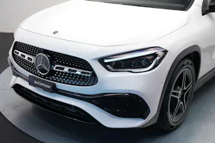 MERCEDES-BENZ GLA 250 4Matic AMG Line 8G-DCT *CH-Fahrzeug* *Panorama*