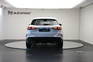 MERCEDES-BENZ GLA 250 4Matic AMG Line 8G-DCT *CH-Fahrzeug* *Panorama*