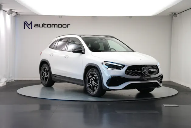 MERCEDES-BENZ GLA 250 4Matic AMG Line 8G-DCT *CH-Fahrzeug* *Panorama*