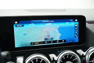 MERCEDES-BENZ GLA 250 4Matic AMG Line 8G-DCT *CH-Fahrzeug* *Panorama*