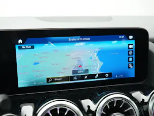 MERCEDES-BENZ GLA 250 4Matic AMG Line 8G-DCT *CH-Fahrzeug* *Panorama*