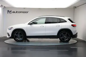 MERCEDES-BENZ GLA 250 4Matic AMG Line 8G-DCT *CH-Fahrzeug* *Panorama*