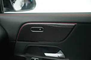 MERCEDES-BENZ GLA 250 4Matic AMG Line 8G-DCT *CH-Fahrzeug* *Panorama*
