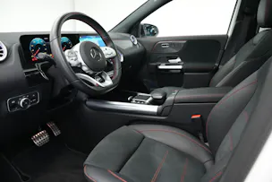 MERCEDES-BENZ GLA 250 4Matic AMG Line 8G-DCT *CH-Fahrzeug* *Panorama*