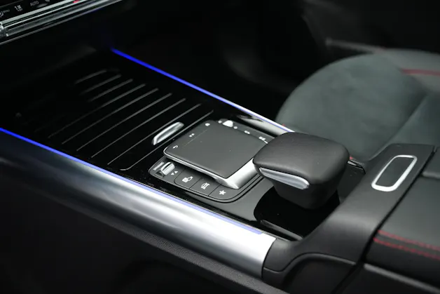 MERCEDES-BENZ GLA 250 4Matic AMG Line 8G-DCT *CH-Fahrzeug* *Panorama*