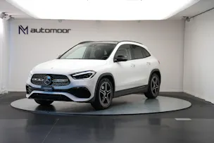 MERCEDES-BENZ GLA 250 4Matic AMG Line 8G-DCT *CH-Fahrzeug* *Panorama*