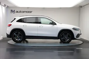 MERCEDES-BENZ GLA 250 4Matic AMG Line 8G-DCT *CH-Fahrzeug* *Panorama*