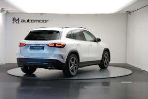 MERCEDES-BENZ GLA 250 4Matic AMG Line 8G-DCT *CH-Fahrzeug* *Panorama*