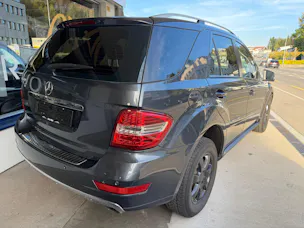 MERCEDES-BENZ ML 300 CDI Blue Efficiency 4Matic 7G-Tronic