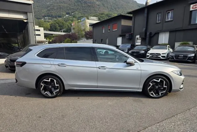 VW Passat 2.0 TDI R-Line 4M
