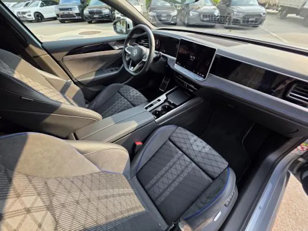 VW Passat 2.0 TDI R-Line 4M