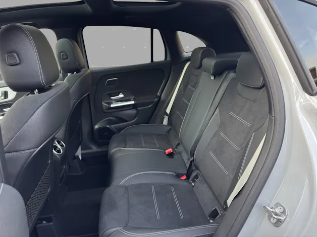 MERCEDES-BENZ GLA 220d 4Matic 8G-DCTSwiss Star