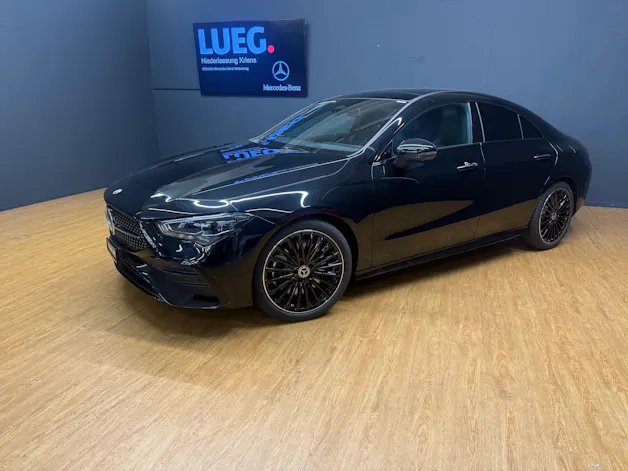 MERCEDES-BENZ CLA 250 4M - AMG / DISTRONIC / 360 Grad Kamera / Head-Up Display