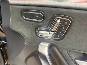 MERCEDES-BENZ CLA 250 4M - AMG / DISTRONIC / 360 Grad Kamera / Head-Up Display