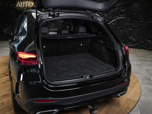 MERCEDES-BENZ GLC 300 d 4Matic 9G-Tronic *ALL BLACK*21" Felgen*Digital LIGHT*AHK*