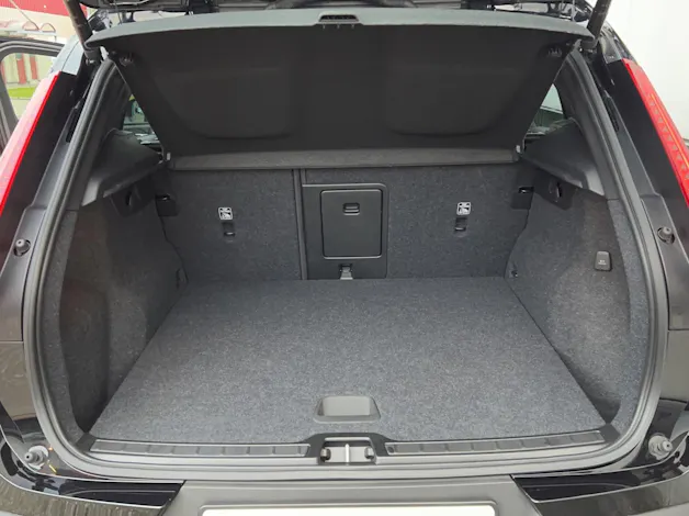 VOLVO XC40 2.0 B4 MH R-Design AWD